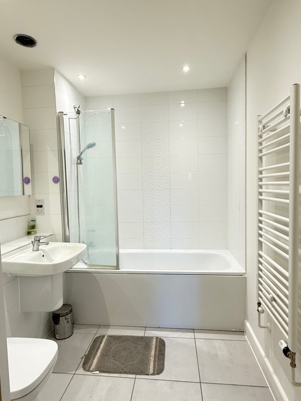 Room St Clements Avenue in Greater London
