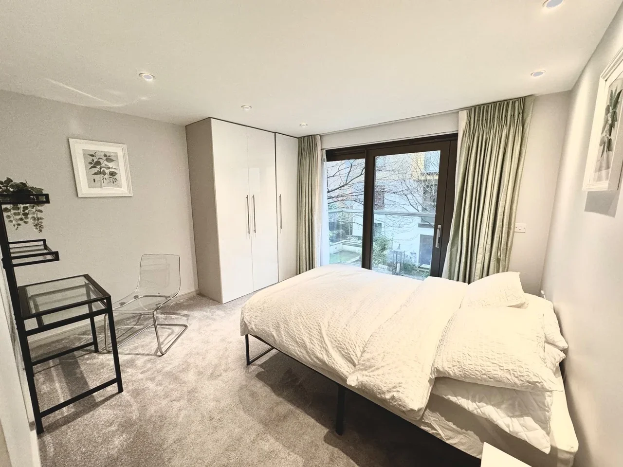 Flat Granville Road in Greater London