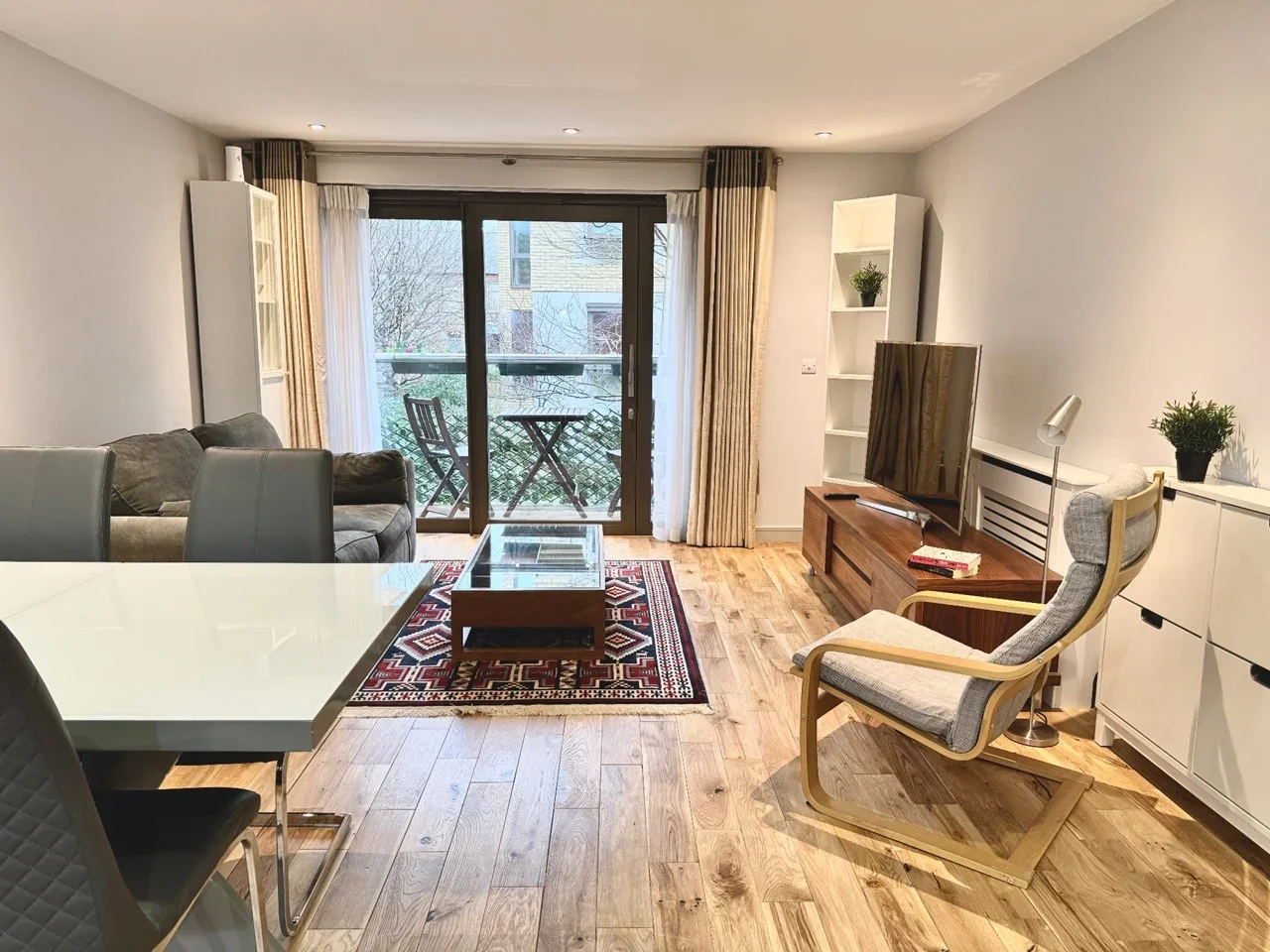 Flat Granville Road in Greater London