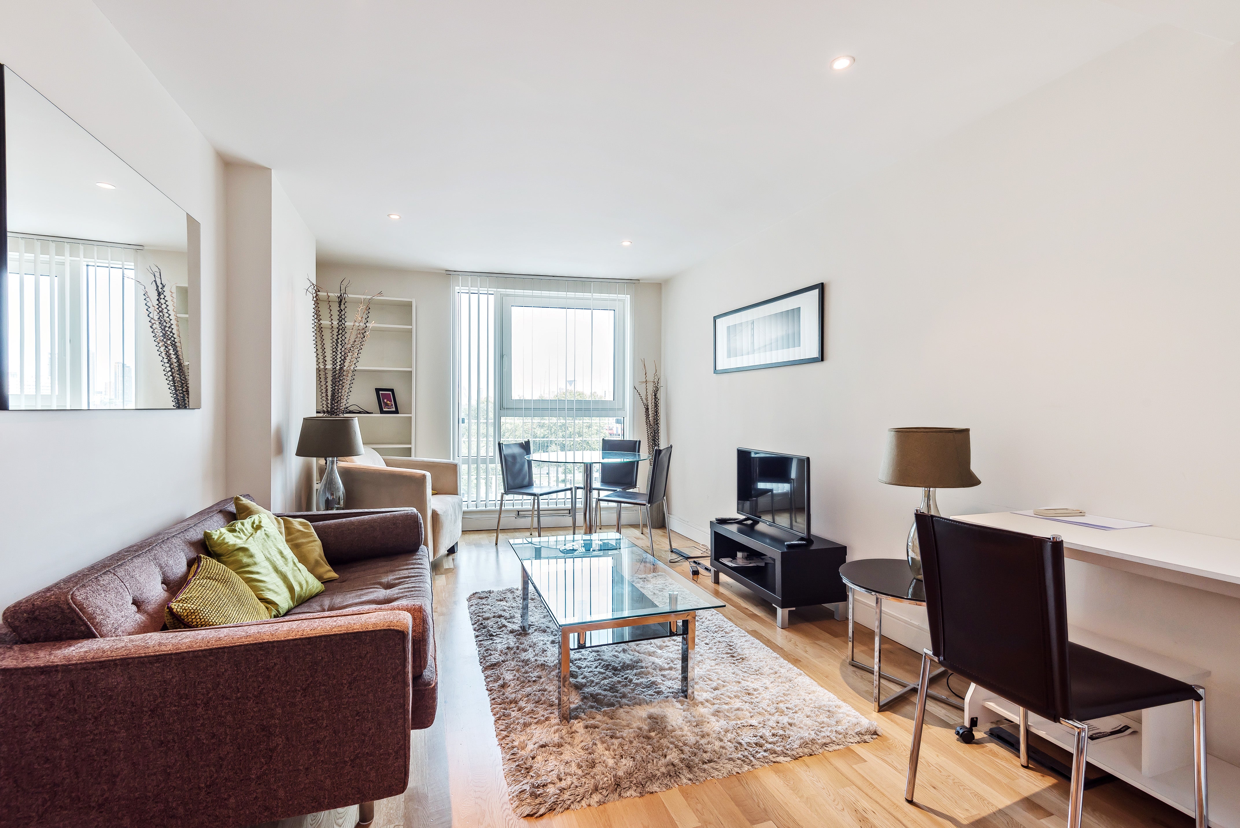 Flat Bridgefoot in Greater London