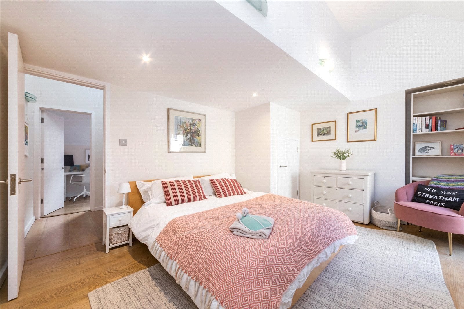 House Gainsford Street in Greater London
