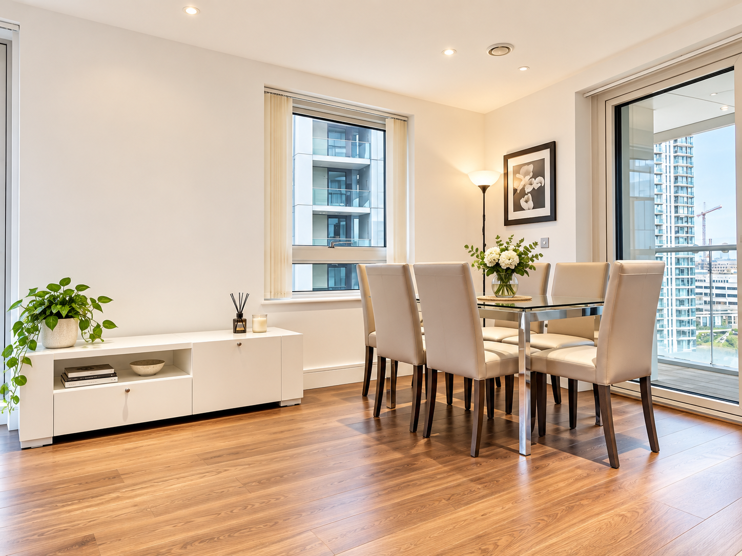 Flat Lightermans Road in Greater London