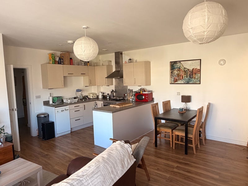 Room Grange Road in Greater London