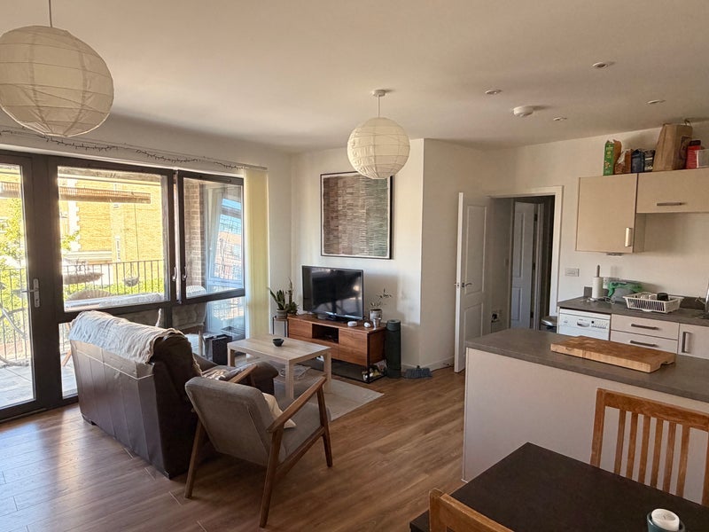 Room Grange Road in Greater London