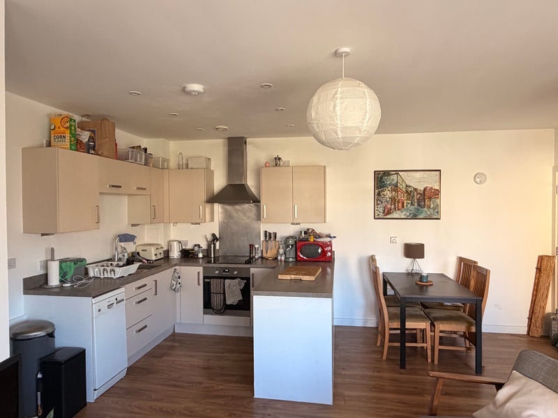 Room Grange Road in Greater London