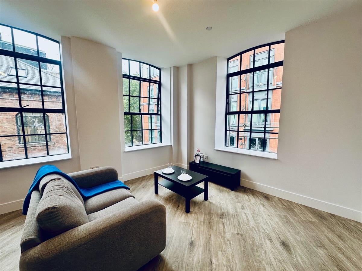 Flat Alma Close in Nottingham