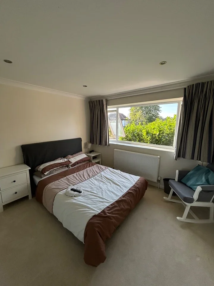 Room Kelvinbrook in Elmbridge
