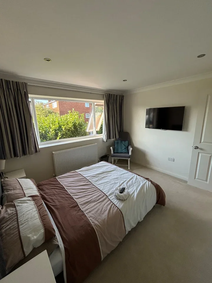 Room Kelvinbrook in Elmbridge
