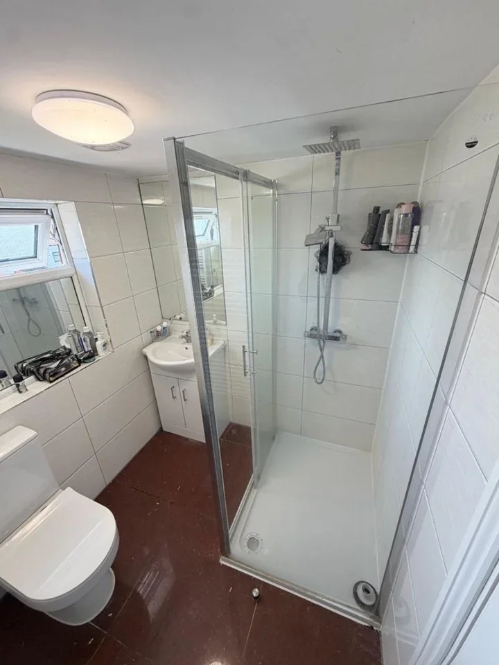 Room Eton Road in Greater London