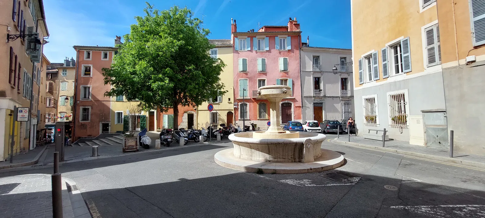 Chambre Place Roger Fréani à Draguignan