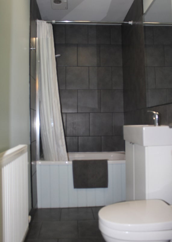 Room Batley Road in Wakefield