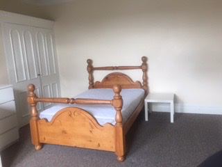 Room Batley Road in Wakefield
