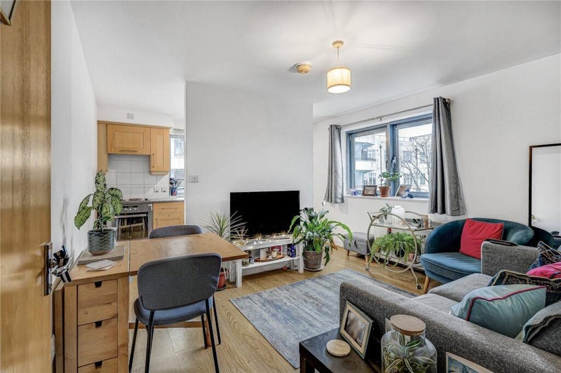 Room Balham High Road in Greater London