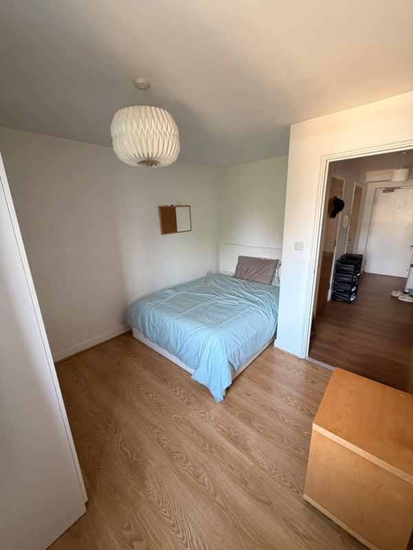 Room Balham High Road in Greater London