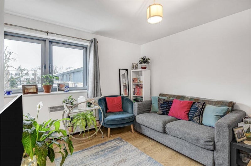 Room Balham High Road in Greater London