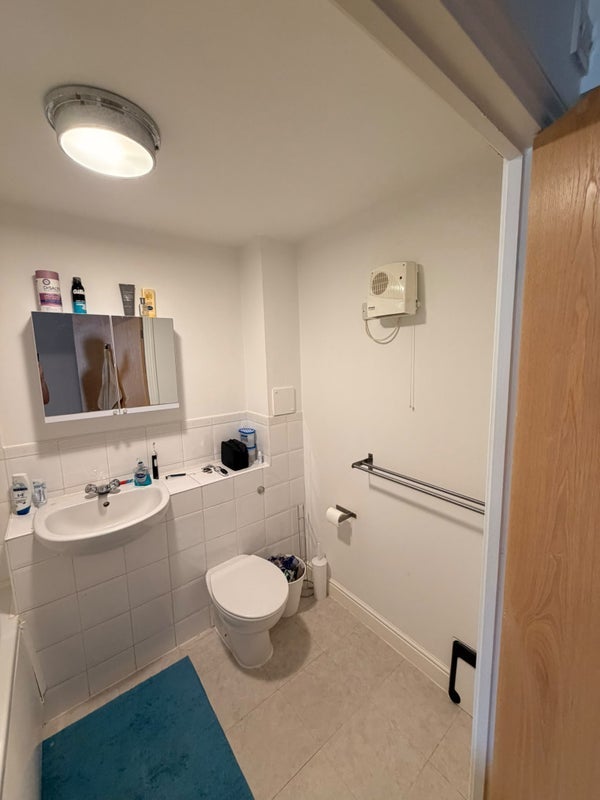 Room Balham High Road in Greater London