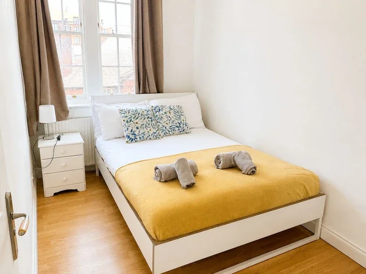 House Lyric Mews in Greater London