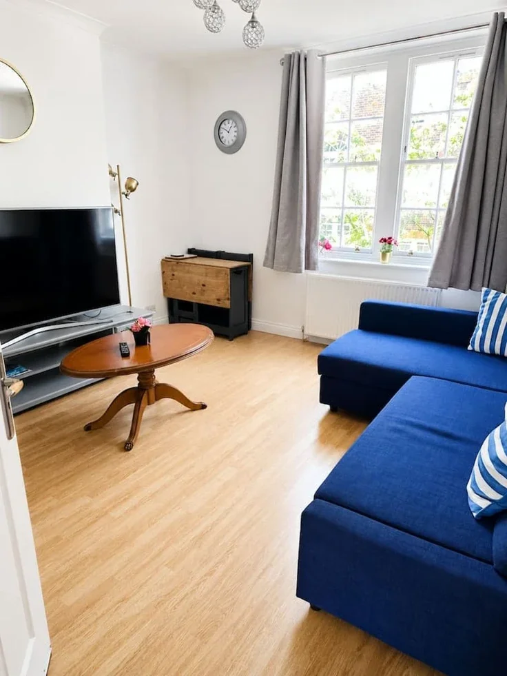 House Lyric Mews in Greater London
