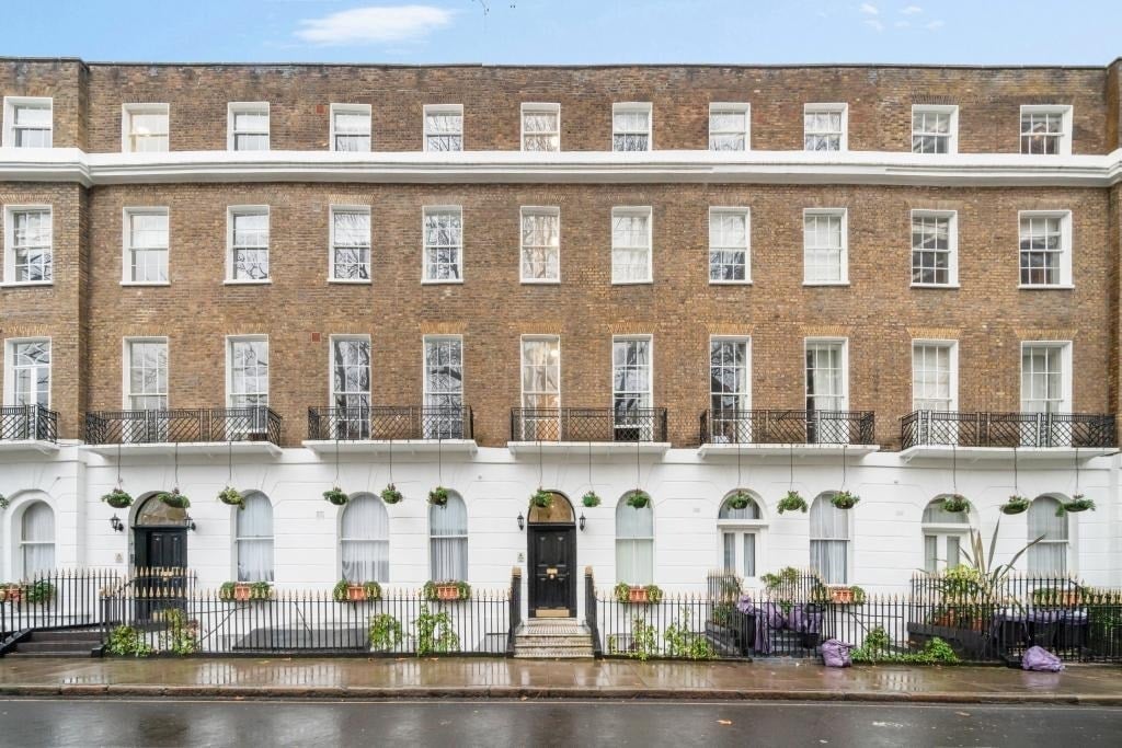 Flat Cartwright Gardens in Greater London