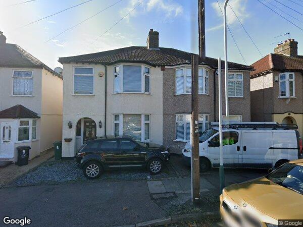 Room Rosedale Road in Greater London
