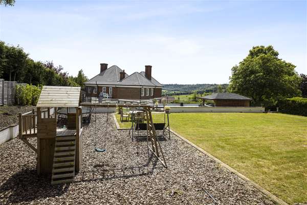 House The Downs in Mole Valley