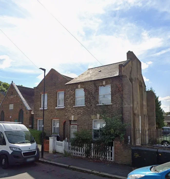 Flat Dunbar Street in Greater London