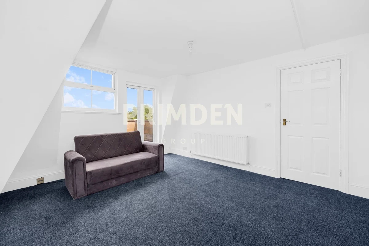 Flat Weedington Road in Greater London