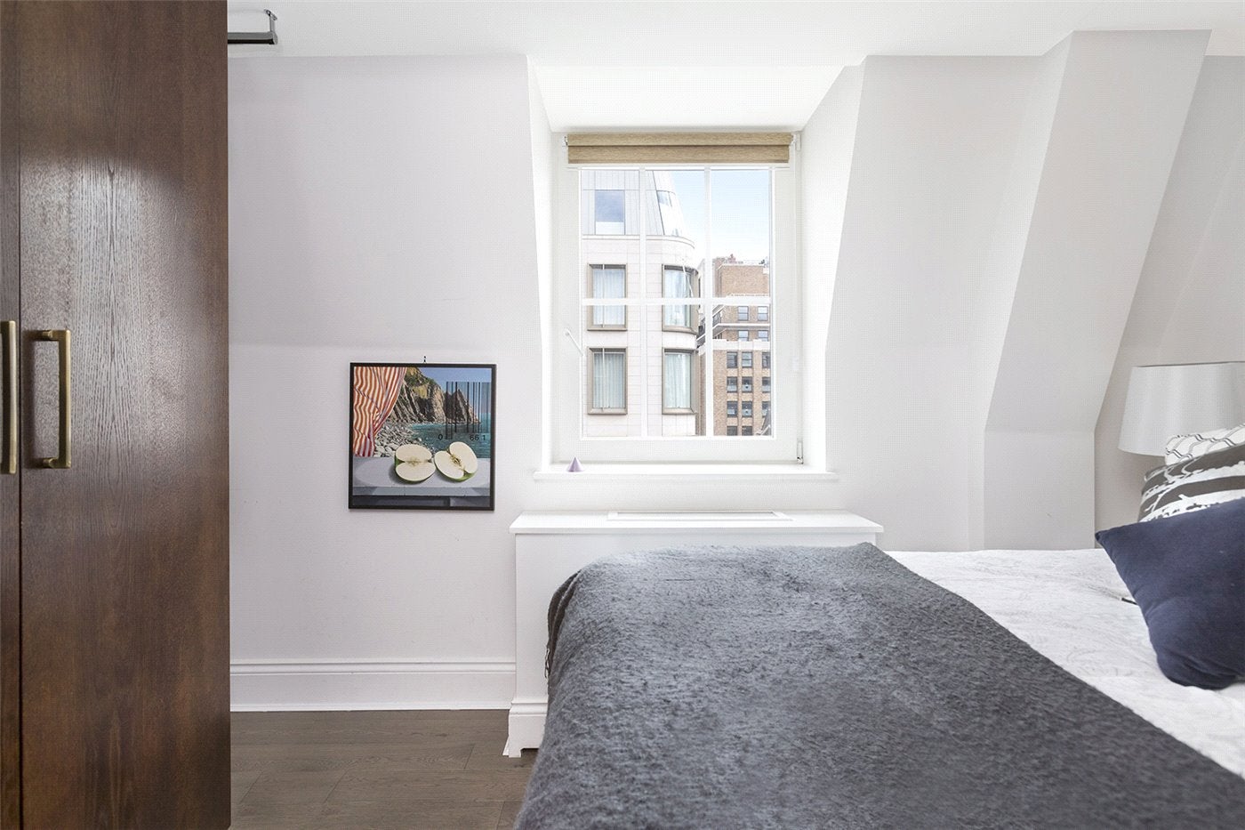 Flat Bull Inn Court in City of Westminster