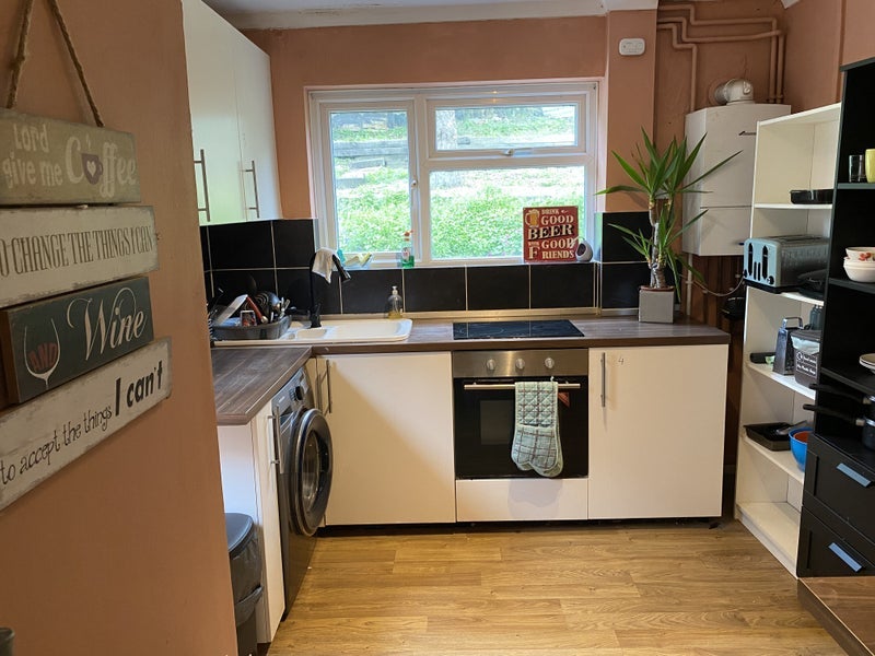Room Sturminster Road in Bristol
