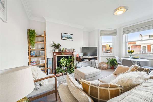 Flat Fulham Road in Greater London
