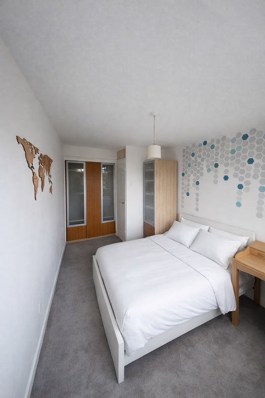 Room Tavistock Road in Greater London