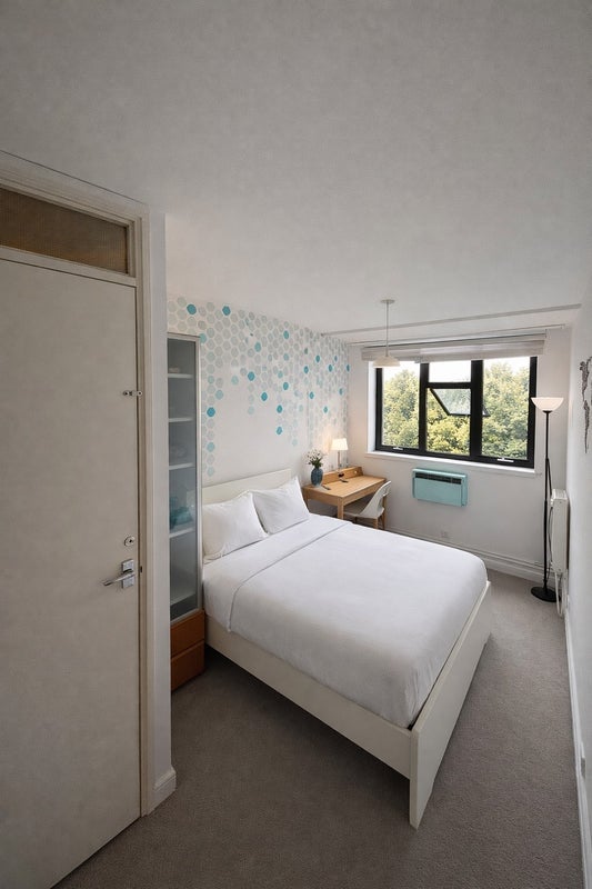 Room Tavistock Road in Greater London