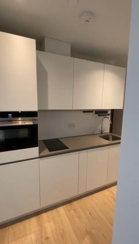 Room Olympic Way in Greater London