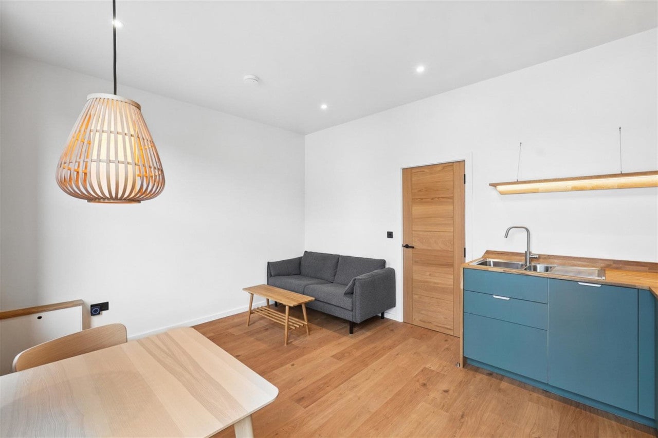 Flat Morrish Road in Greater London