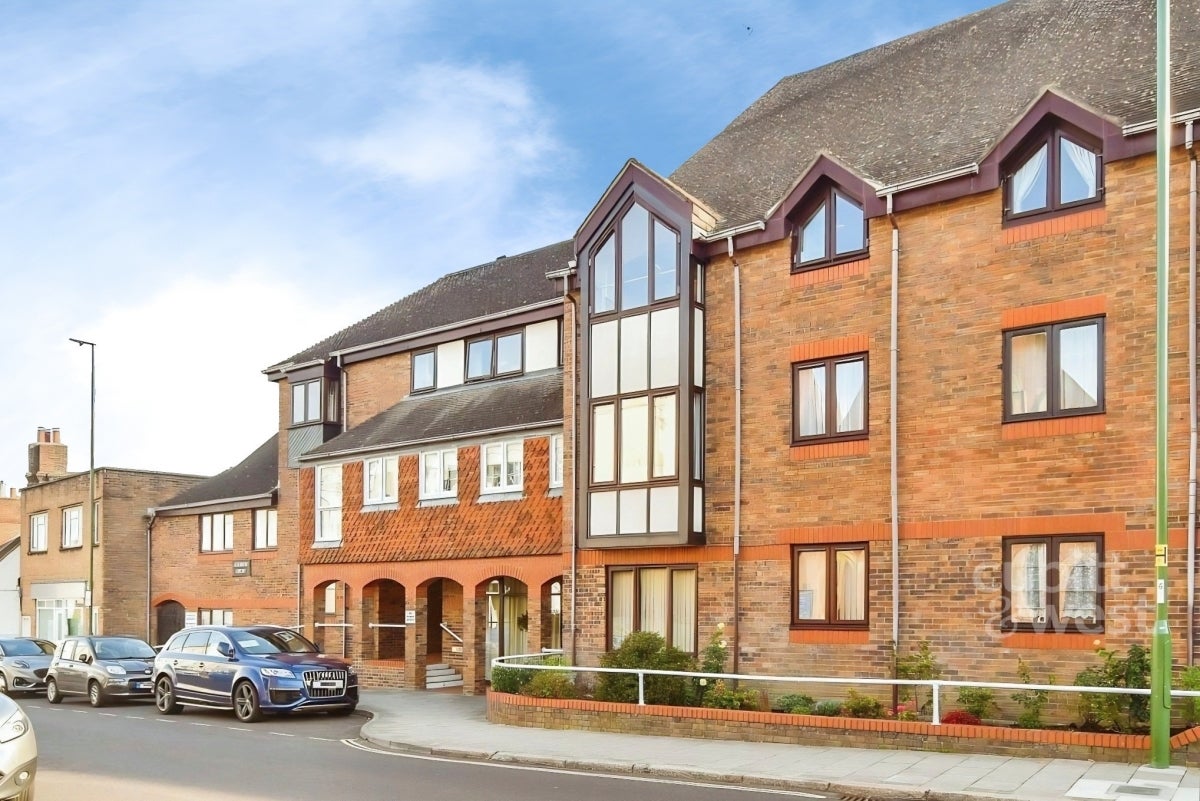 Flat Commercial Road in Tunbridge Wells