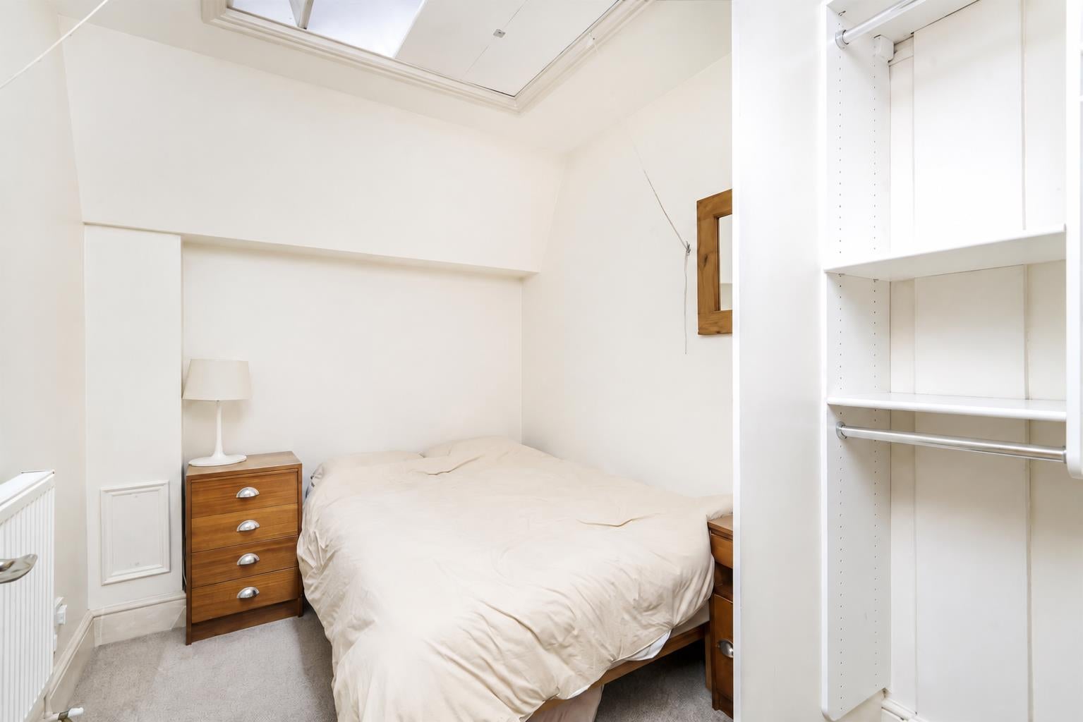 Flat Leman Street in Greater London