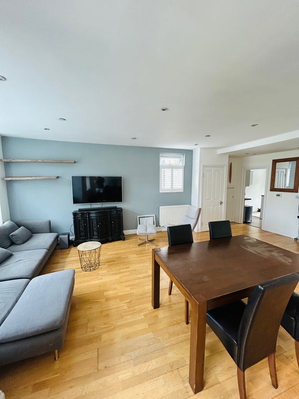 Flat Southdown Road in Greater London