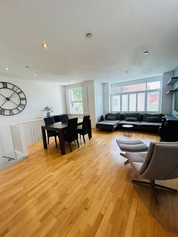 Flat Southdown Road in Greater London