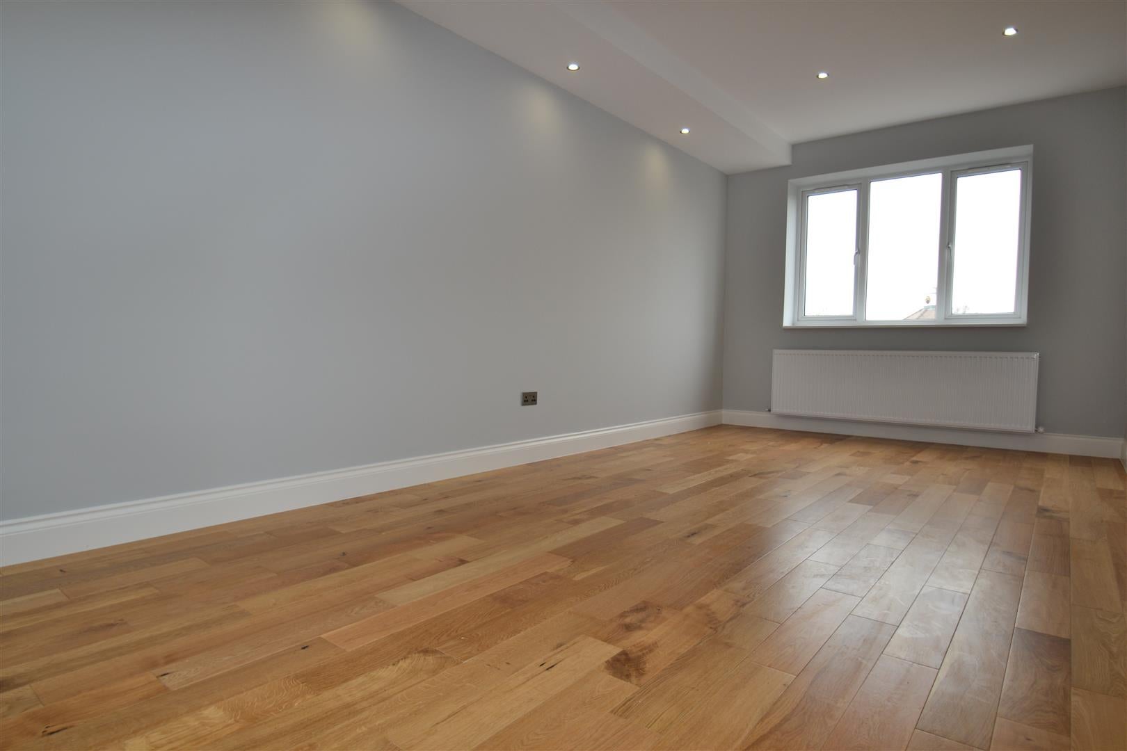 Flat Victoria Road in Reigate and Banstead