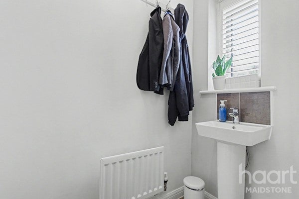House Longsole Way in Maidstone