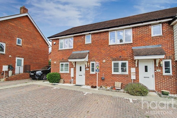 House Longsole Way in Maidstone