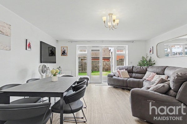 House Longsole Way in Maidstone