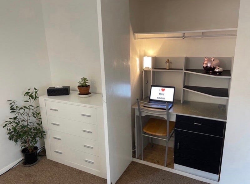 Room Deanswood Park in Livingston