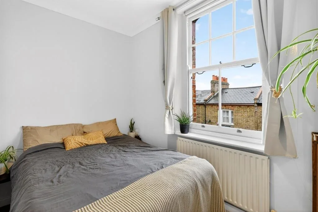 Flat Elliott's Row in Greater London