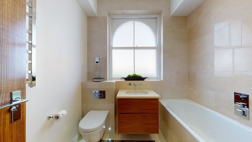 Flat Kensington Gardens Square in City of Westminster