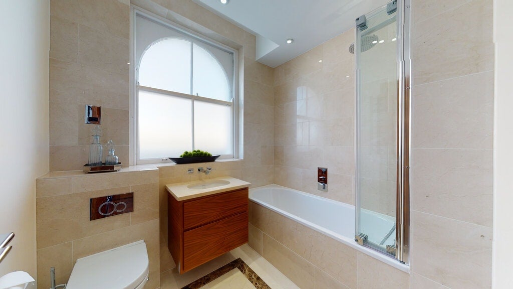 Flat Kensington Gardens Square in City of Westminster
