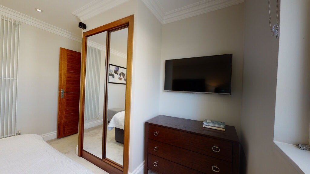 Flat Kensington Gardens Square in City of Westminster