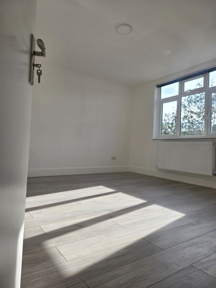 House Lansdell Road in Greater London