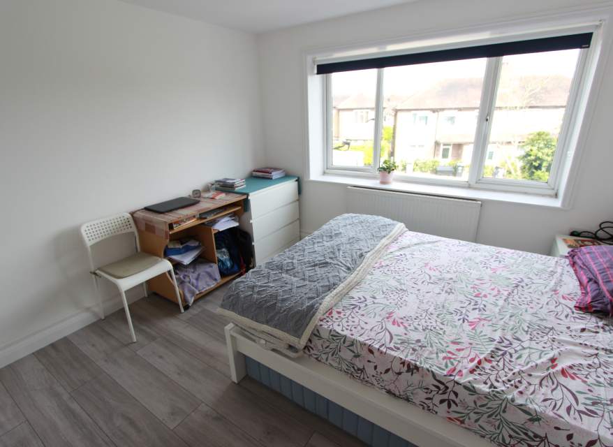 Flat Byron Road in Greater London