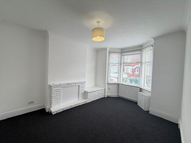 Flat Whippendell Road in Watford